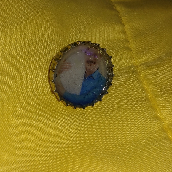 Mike Lindell Resin Bottle cap pin - Picture 4 of 6